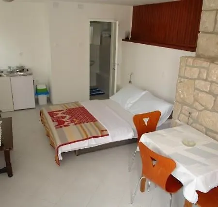 Deniz Apartment *